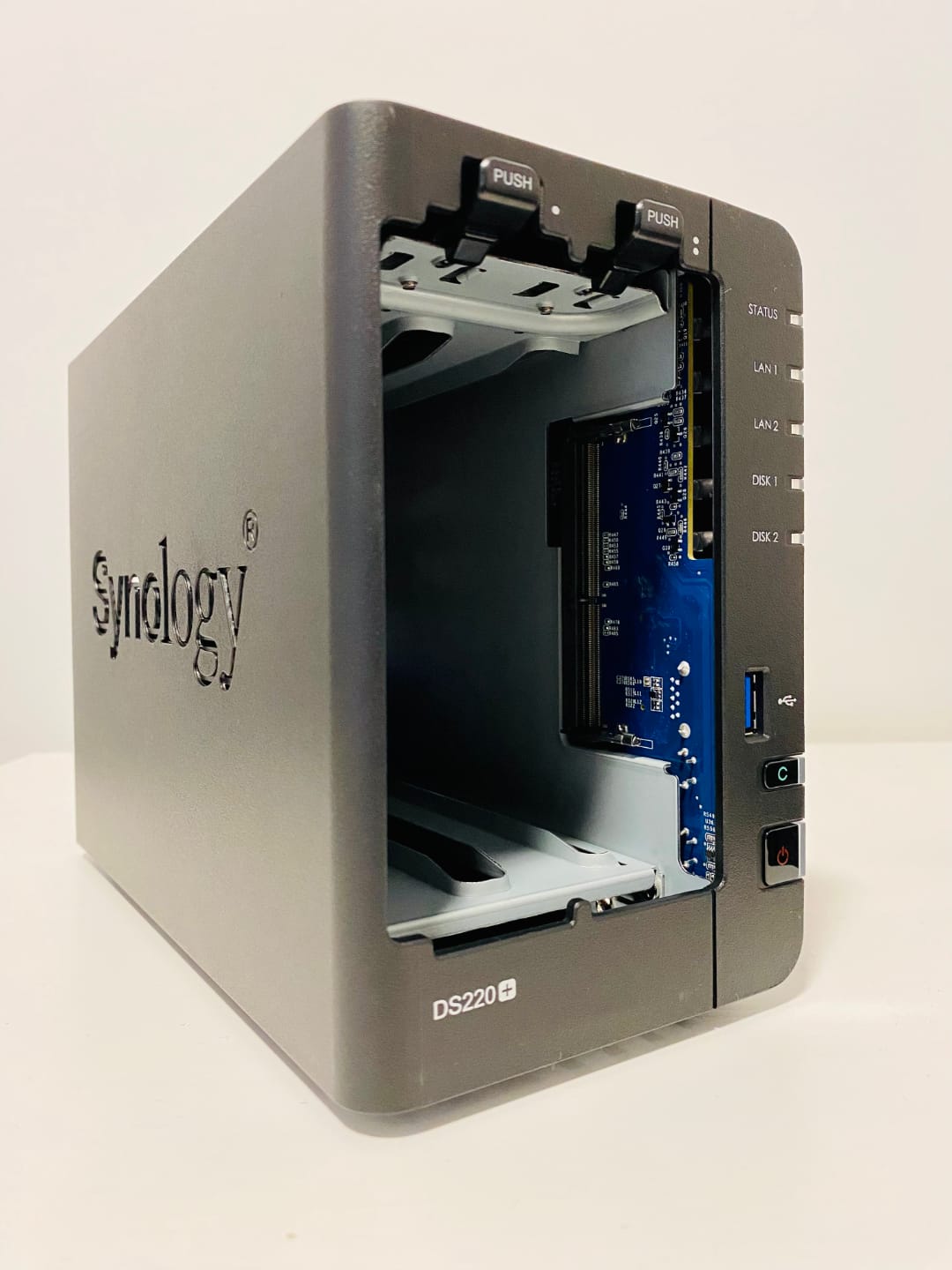 Synology DS220+